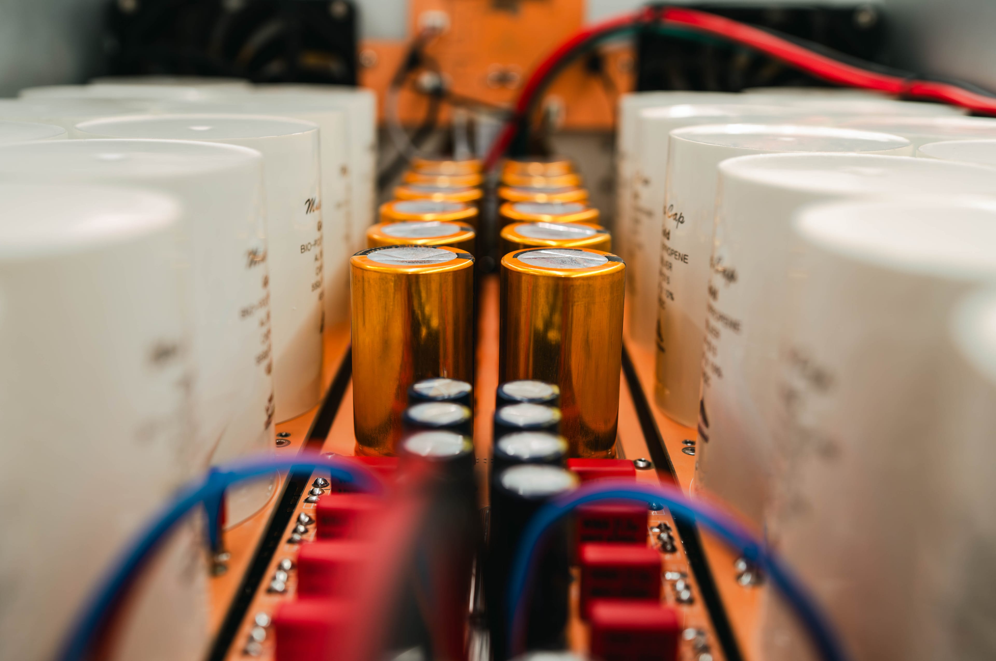 100W+ Pure Class A Operation with Selectable Class A/AB Behaviour