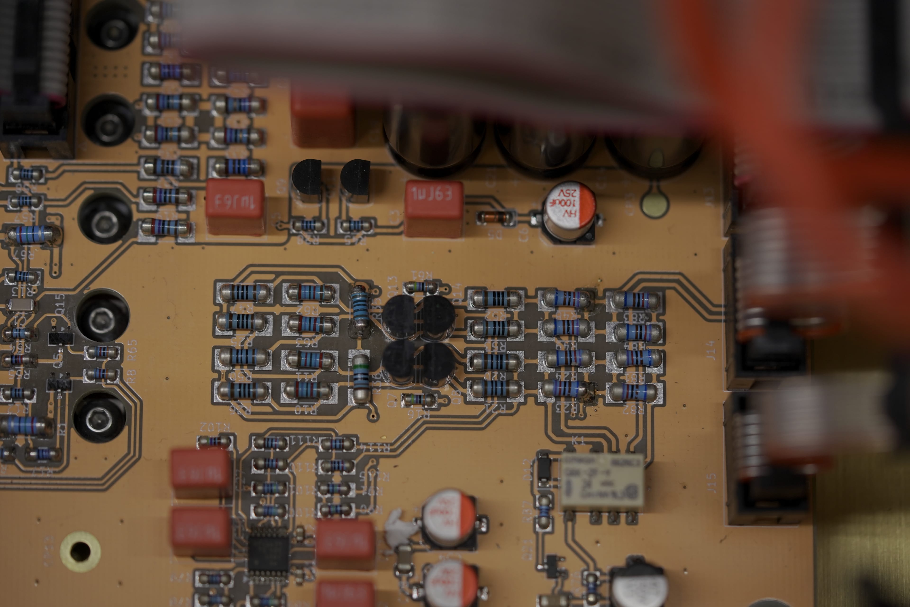 Fully Balanced FET Signal and Power Topology